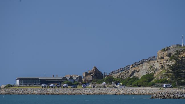 ADELAIDE, AUSTRALIA - NewsWire Photos - SEPTEMBER 03, 2024: Granite island teen missing after being swept off the rocks.  Picture: NewsWire / Roy VanDerVegt