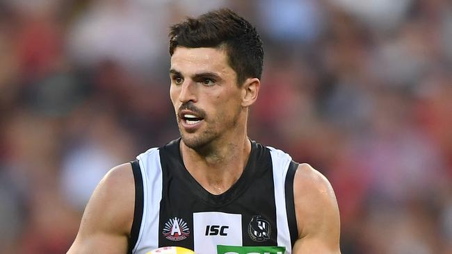 Scott Pendlebury of the Magpies is seen in action during the Round 6 AFL match between the Essendon Bombers and the Collingwood Magpies at the MCG in Melbourne, Thursday, April 25, 2019. (AAP Image/Julian Smith) NO ARCHIVING, EDITORIAL USE ONLY