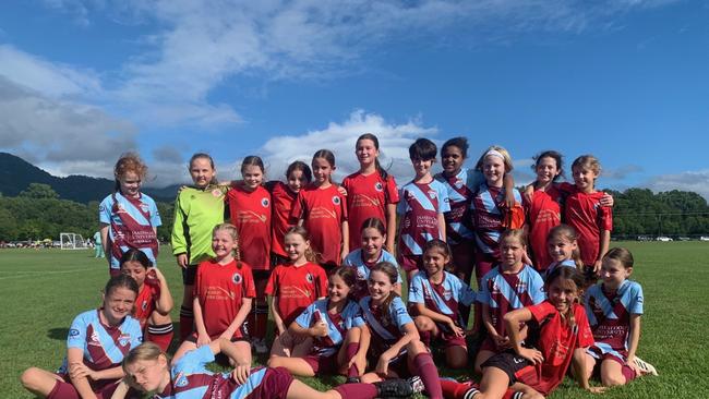 Redlynch Strikers U10/11 Girls Black and Leichhardt Lionesses U10/11 Girls players (not in order) Elizabeth Lynch, Ellie Payne, Emily McEachern, Heidi O’Brien, Isabelle Anton, Laura Wood, Lilah Starmer, Margaret Kelly, Milla Craig, Monica Bouwan, Rayanna Giddings, Sophia Van Embden, Tiarna Chiavelli, Aivah Juniper-Martin, Ameilia De Brincat, Ava Brown, Bianca Wilson, Emelia Wilson, India Thirlwell, Kaitlin Dent, Kellie Jackson, Lara Juniper-Martin, Leah Cordwell, Zaire Parker celebrate being named Cairns Football’s Teams of the Week.