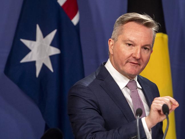 SYDNEY, AUSTRALIA. NewsWire Photos.December 13, 2024.Australian Federal Minister for Climate Change and Energy Chris Bowen holds a press conference in Sydney. Picture: NewsWire / Jeremy Piper