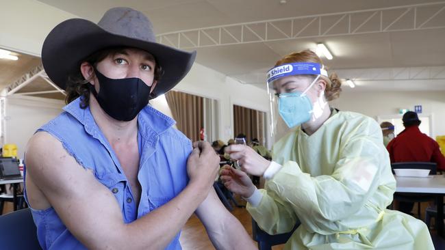 Defence force personnel administered vaccines in the NSW central west in September 2021 Picture Chris Pavlich