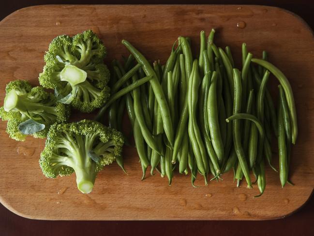 Green vegetables like legumes help reduce inflammation.