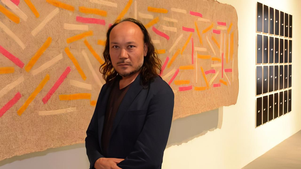Uighur artist refuses to be hemmed in by borders of politics