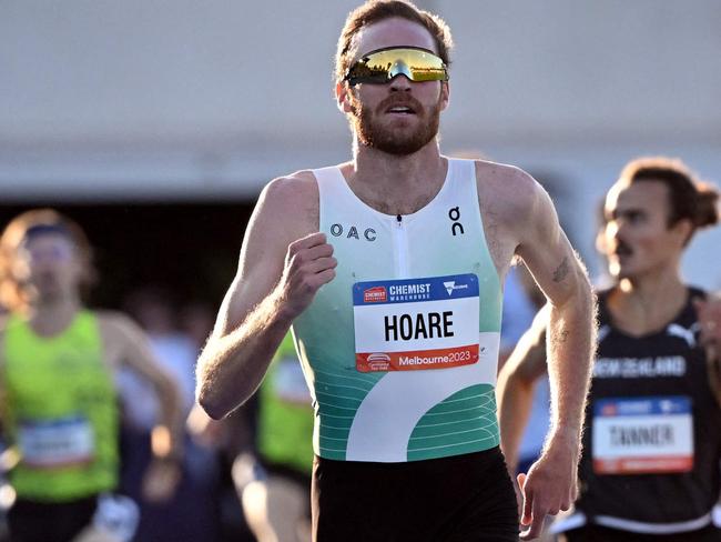 Ollie Hoare of Australia heads to the finish line to win the men's one mile event at the Maurie Plant athletics meet in Melbourne on February 23, 2023. (Photo by William WEST / AFP) / -- IMAGE RESTRICTED TO EDITORIAL USE - STRICTLY NO COMMERCIAL USE --