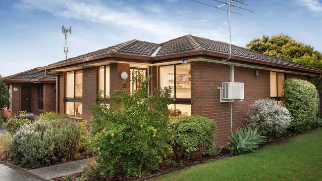 13/184 Normanby Road, Thornbury, sold to a first-home buyer for $756,000.