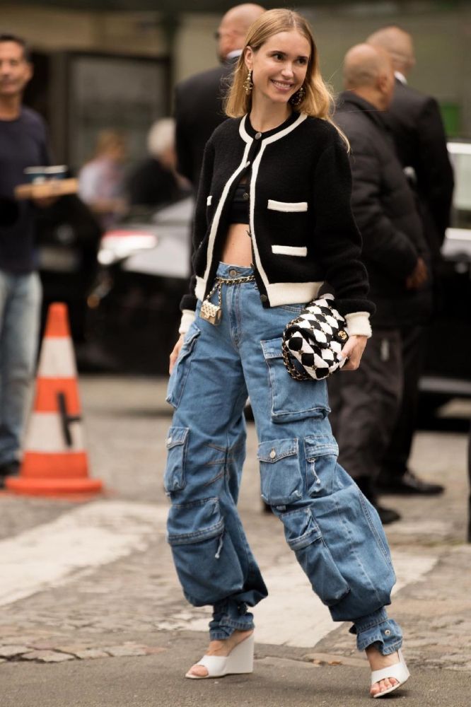 One Vogue editor on why cargo pants are the ideal transition from  sweatpants - Vogue Australia