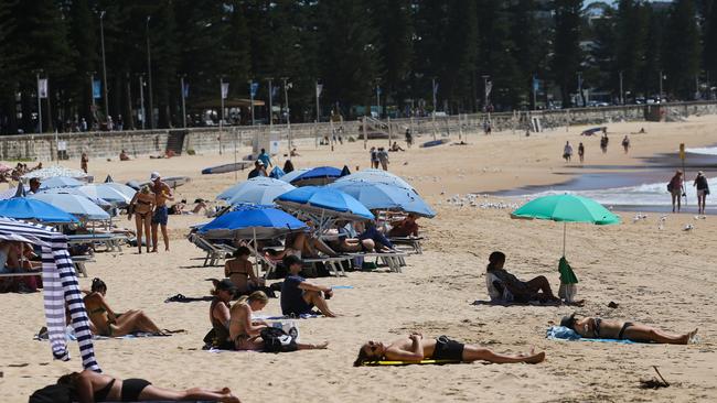 A four-day heatwave is set to hit multiple parts of the country. Picture: NCA NewsWire / Gaye Gerard