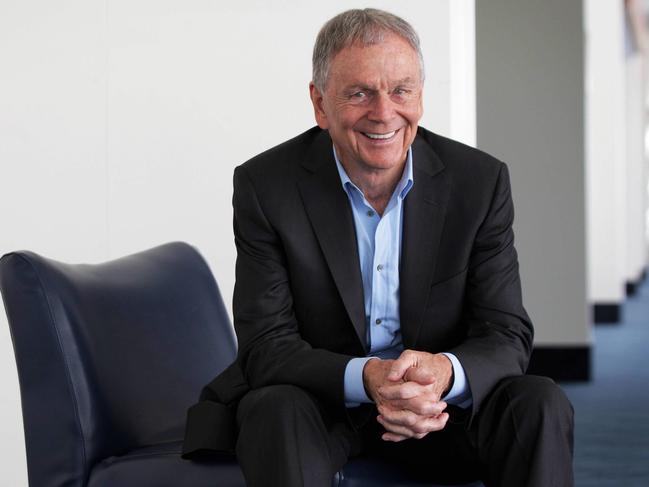 Chairman of Tourism Australia, and former Chief Executive Officer of QANTAS, Geoff Dixon was the Keynote speaker at the Australian Institute of Company Directors' End of Year Lunch, held at the Gold Coast Convention and Exhibition Centre, Broadbeach, Gold Coast.