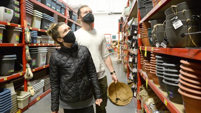 Bunnings is encouraging customers to wear masks or face coverings at 12 stores in Queensland from Monday. Picture: Jeremy Piper