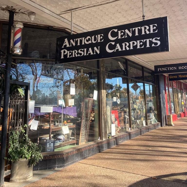 “Low point”: anti-Semitic painting in town shop window | The Australian