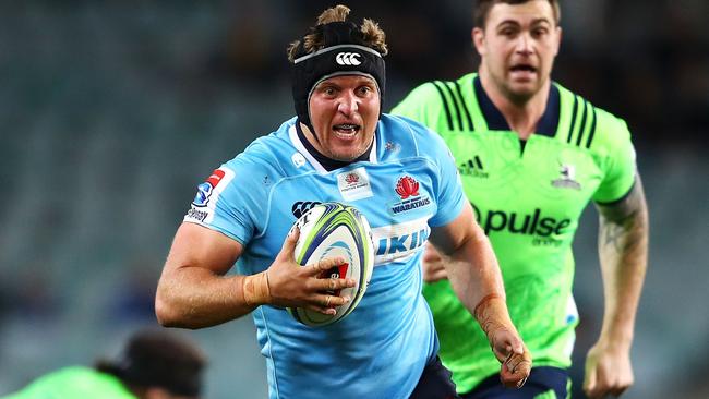 SYDNEY, AUSTRALIA - JULY 21: Damien Fitzpatrick of the Waratahs makes a break during the Super Rugby Qualifying match between the Waratahs and the Highlanders at Allianz Stadium on July 21, 2018 in Sydney, Australia. (Photo by Mark Kolbe/Getty Images)