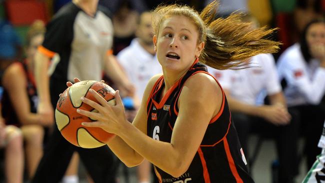 Tiana Mangakahia in action for the Townsville Fire in 2014. Picture: Fiona Harding