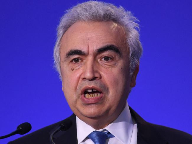 Executive Director of the International Energy Agency, Fatih Birol addresses a session on day five of the COP26 UN Climate Summit in Glasgow on November 4, 2021. - Global CO2 emissions mainly caused by burning fossil fuels are set to rebound in 2021 to levels seen before the Covid pandemic, according to an assessment that served as a "reality check" to vague decarbonisation pledges at a UN climate summit. (Photo by DANIEL LEAL-OLIVAS / AFP)