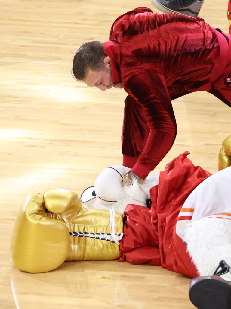 Flawless victory. (Photo by Joe Murphy/NBAE via Getty Images)