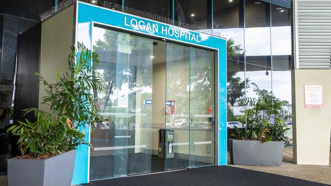 Metro South Health Logan Hospital staff say they are putting their lives at risk but have been denied a pay rise. AAP Image/Richard Walker