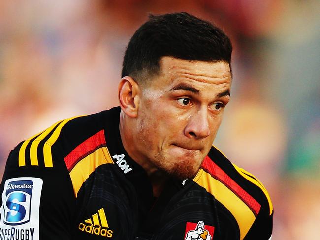 AUCKLAND, NEW ZEALAND - FEBRUARY 14: Sonny Bill Williams of the Chiefs charges forward during the round one Super Rugby match between the Blues and the Chiefs at QBE Stadium on February 14, 2015 in Auckland, New Zealand. (Photo by Hannah Peters/Getty Images)