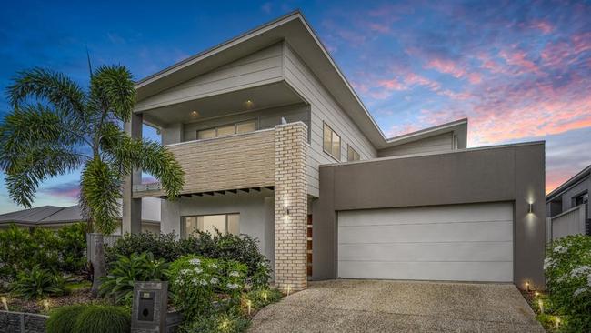 This Banksia Beach house recently sold for $952,000, a loss of $38,000 compared to its purchase price in 2021