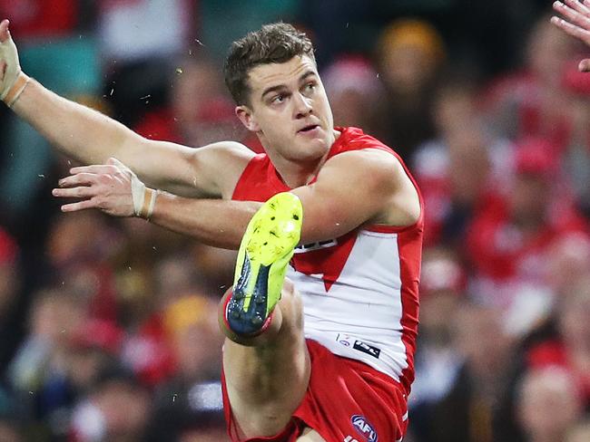 Sydney's Tom Papley snaps a goal during AFL match Sydney Swans v Hawthorn at the SCG. Picture. Phil Hillyard