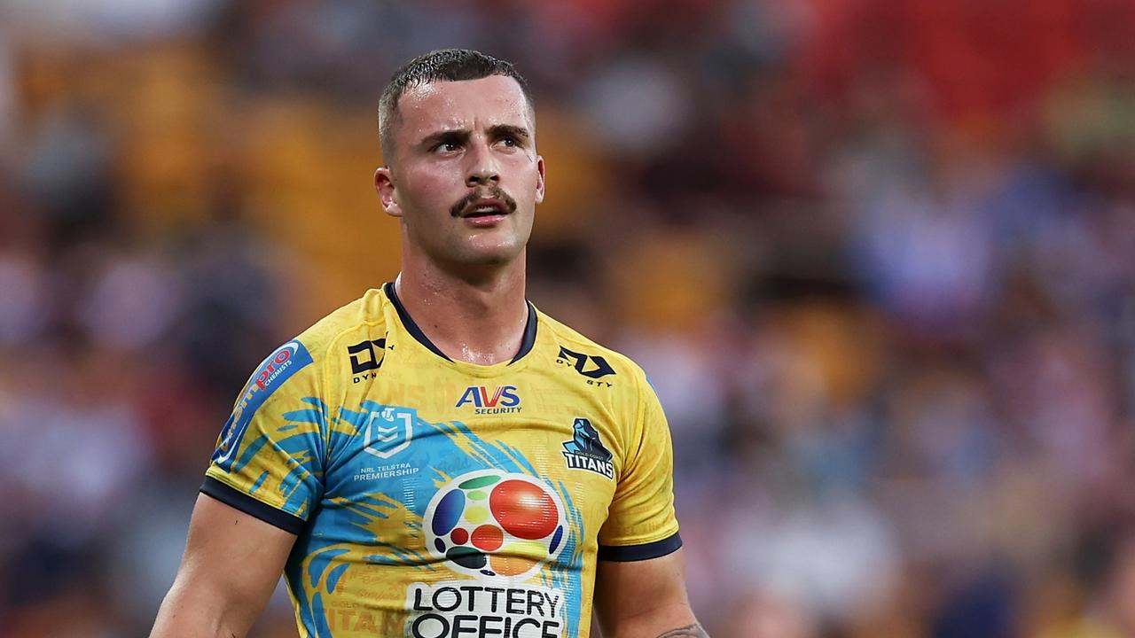BRISBANE, AUSTRALIA - MAY 18: Aaron Schoupp of the Titans reacts to the referee as he prepares to kick for goal during the round 11 NRL match between Gold Coast Titans and Newcastle Knights at Suncorp Stadium, on May 18, 2024, in Brisbane, Australia. (Photo by Hannah Peters/Getty Images)