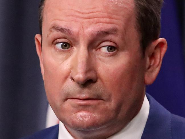 Pressure mounts on McGowan’s hard border