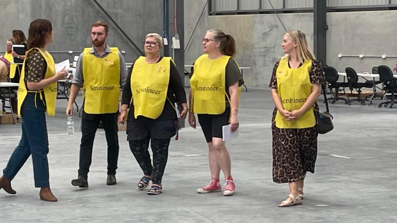 The count for Division 7 on the Gold Coast in the 2024 local government poll. To the far left, candidate Jenna Schroeder, candidate Joe Wilkinson to her right.