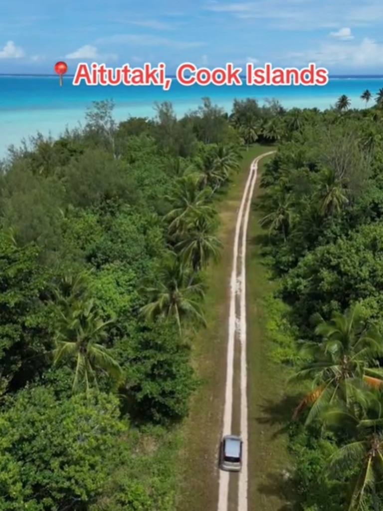 Aitutaki is another ‘little paradise’ just 40 minutes from Rarotonga.