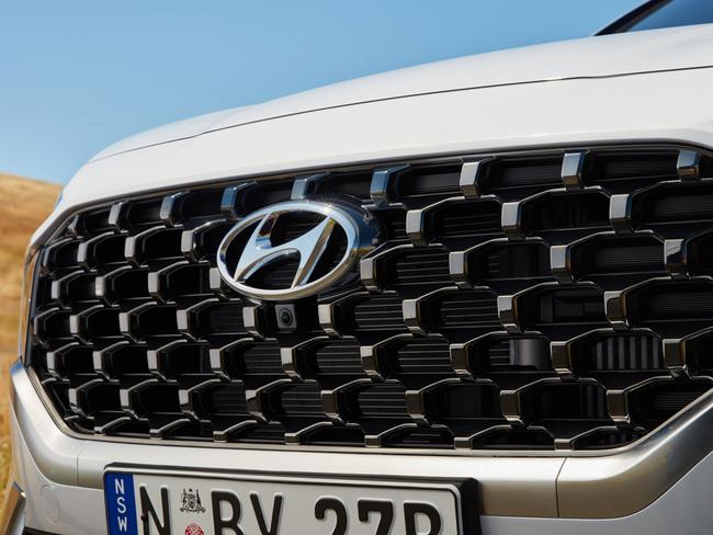 2021 Hyundai Santa Fe Highlander.