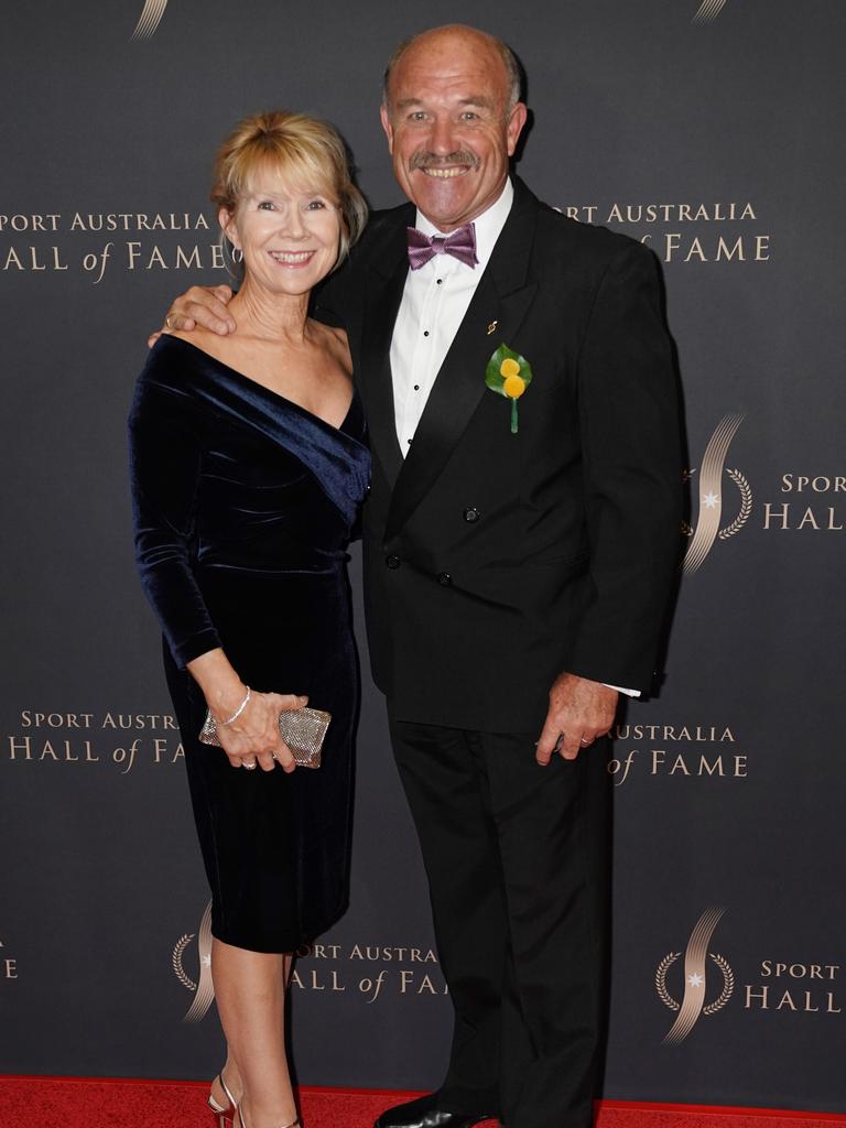 Wally Lewis poses with wife Jacqui during the Sport Australia Hall of Fame 35th Induction and Awards Gala Dinner at the Palladium at Crown in Melbourne in 2019. (AAP Image/Michael Dodge)