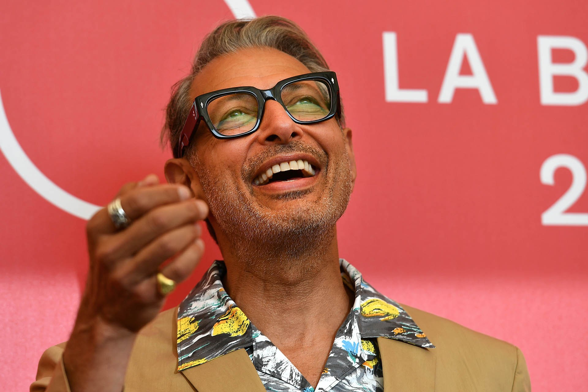 Everyone S Ideal Dad Jeff Goldblum Now Has His Own Docuseries Gq