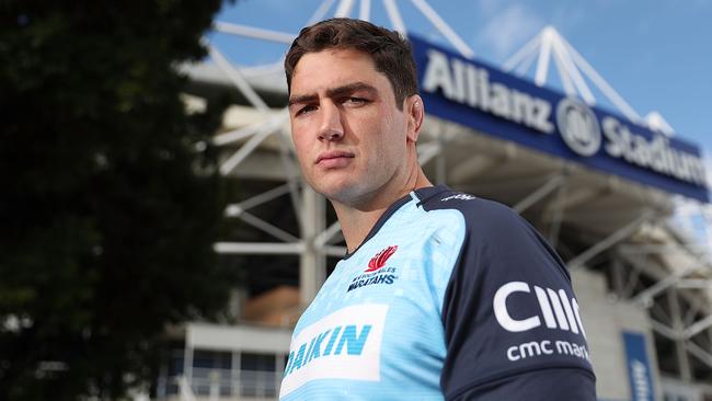 Simmons signed a two-year contract with the Waratahs.