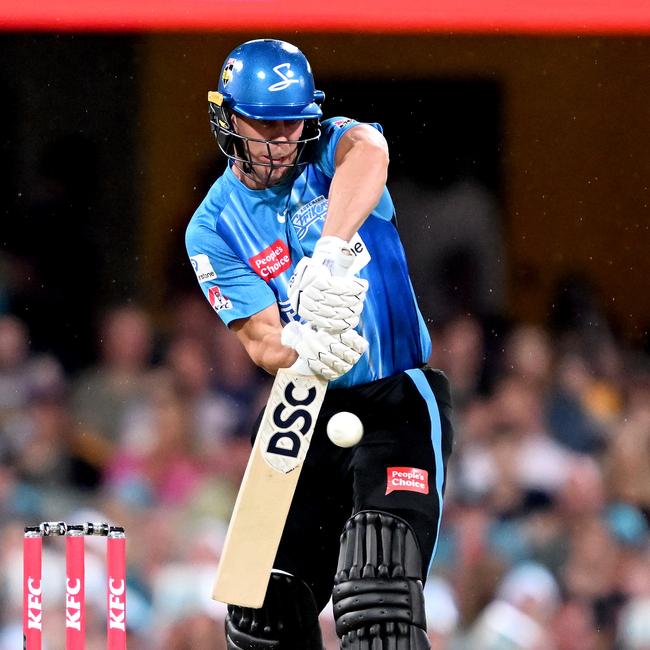 The Strikers will face stiff competition for the signature of Chris Lynn. Picture: Bradley Kanaris/Getty Images