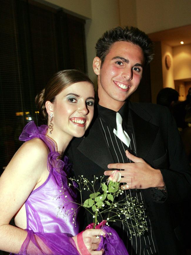 JUNE 06, 2004: Sarah Bonhomme, 15 and Jeremy Smeddon, 17 from Hillcrest Christian College at the Crowne Plaza in Surfers Paradise for their school formal. PicMike/Batterham - socials