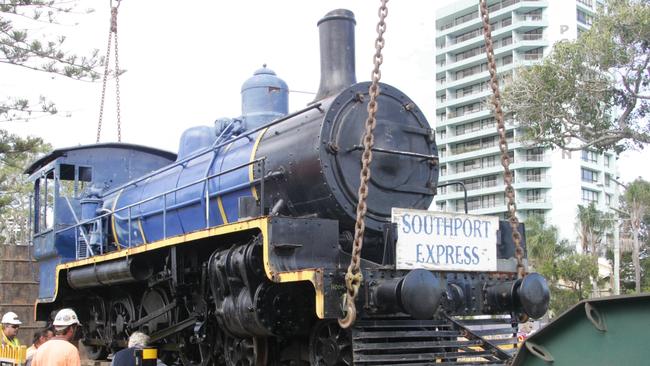 The Southport Express being removed from the park in June 2005.