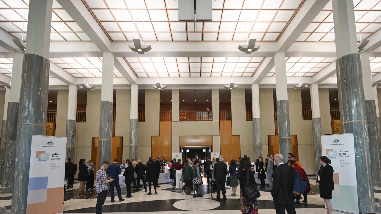 Invitees filtered into the Great Hall. (Photo by Martin Ollman/Getty Images)