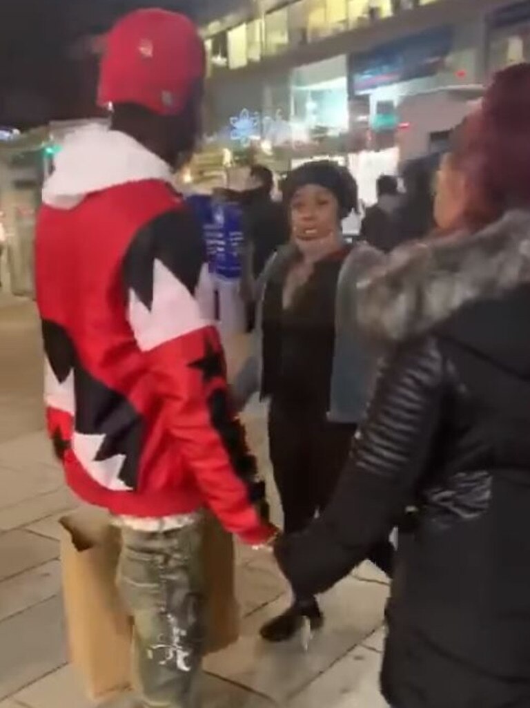Woman slaps ‘cheating’ boyfriend and makes him strip in public | The ...