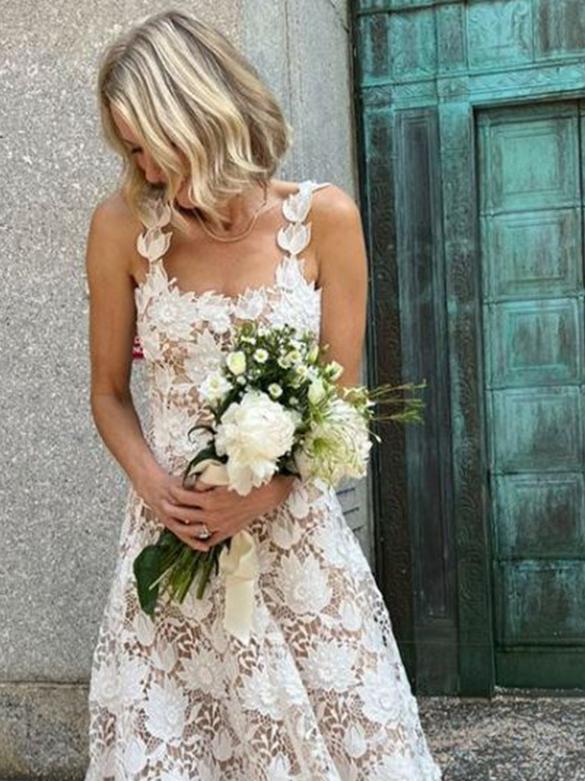 The actress outside the New York courthouse, where they were married. Picture: Instagram