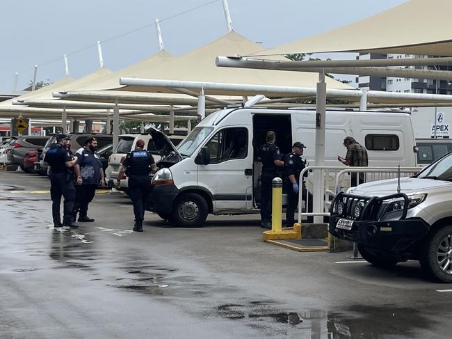 Police arrest man after Rockhampton shopping centre knife incident