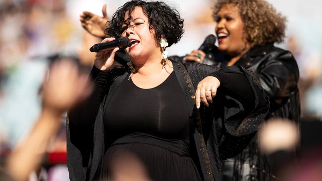 Mahalia Barnes performs. Photo by Mark Kolbe/Getty Images.