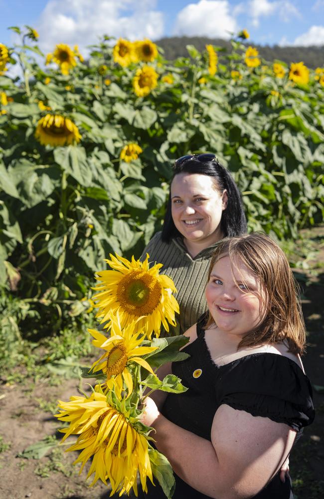 Rhiannon (left) and Lily Tascas at the picnic with the sunflowers event hosted by Ten Chain Farm, Saturday, June 8, 2024. Picture: Kevin Farmer