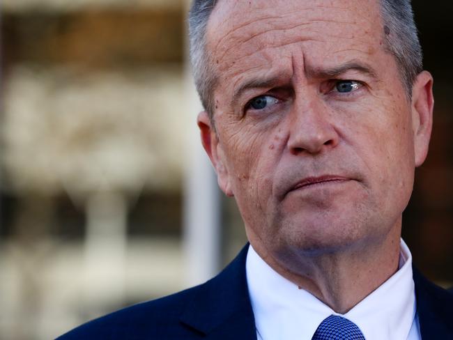 Opposition leader Bill Shorten meets students at North Metro Tafe in East Perth alongside Labor's candidate for Perth, Patrick Gorman on Thursday, May 16, 2018. Should they win government in the next election, Labor plans to scrap upfront fees for 100,000 TAFE students. (AAP Image/Richard Wainwright) NO ARCHIVING