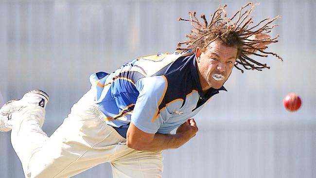 Andrew Symonds playing for the Gold Coast Dolphins.