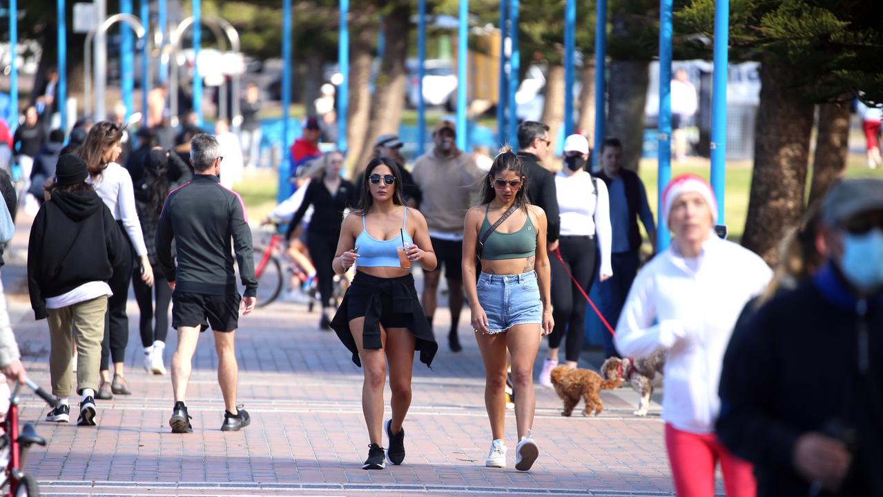 People exercising in Coogee. Picture: NCA NewsWire / Nicholas Eagar