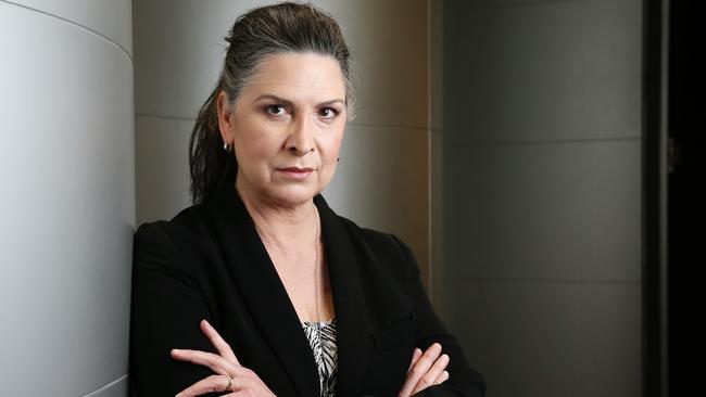 How tall is pamela rabe