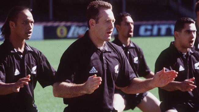 David Campese gets his Haka on, eight years after famously snubbing the All Blacks.