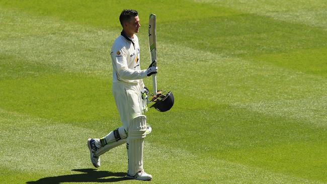 Peter Handscomb acknowledges the crowd after his double century for Victoria against NSW at the SCG. Picture: Getty Images