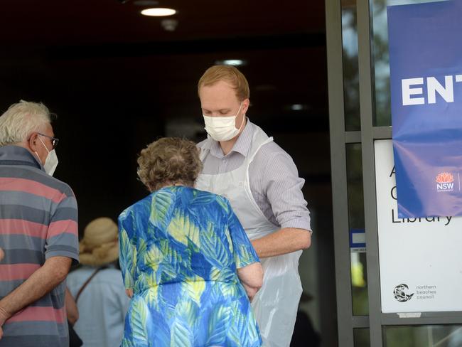 Northern Beaches local residents line up in Avalon for COVID-19 testing. Picture: Jeremy Piper