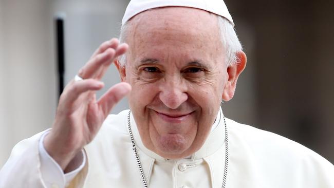 VATICAN CITY, VATICAN - SEPTEMBER 19:  Pope Francis waves to the faithful as he arrives in St. Peter's square for his weekly audience on September 19, 2018 in Vatican City, Vatican. During his weekly general audience on Wednesday, Pope Francis continued his series on the Ten Commandments. He dedicated his catechesis of September 19 to the fourth commandment: Honour your father and your mother.  (Photo by Franco Origlia/Getty Images)