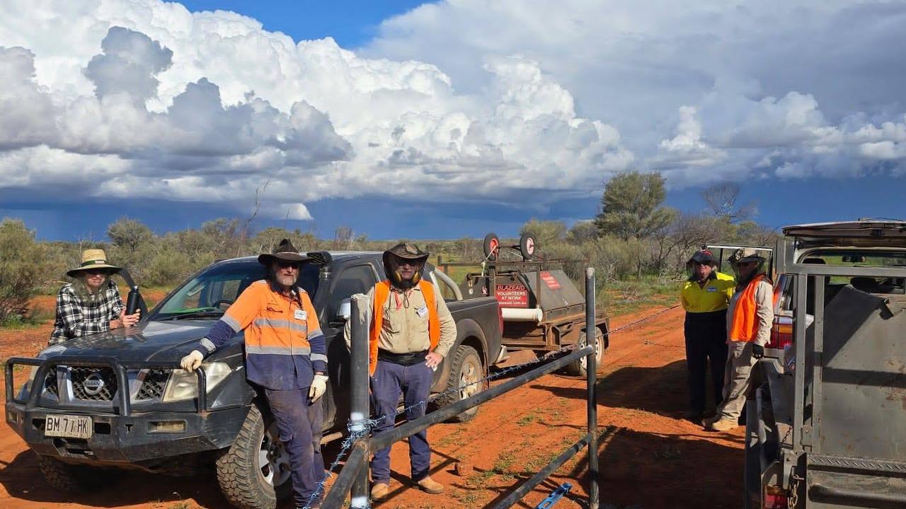 BlazeAid crews rebuild fences in Quilpie