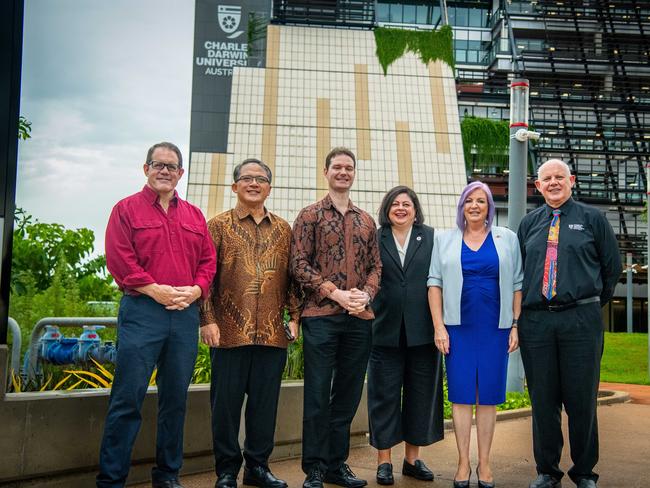 L-R: Federal Member for Solomon Luke Gosling, Consul of the Republic of Indonesia in Darwin Bagus Hendraning Kobarsih, CDU Associate Vice-Chancellor (AVC) Indonesia Dr Nathan Franklin, CDU Vice-President Global and External Relations Shannon Holborn, Minister for International Education, Migration and Population the Honourable Robyn Cahill, CDU Vice-Chancellor and President Scott Bowman.