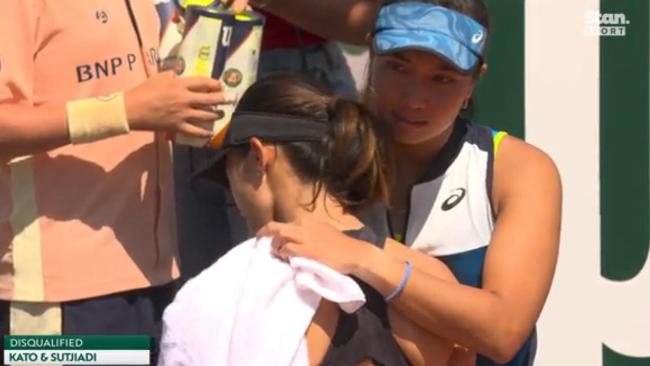 Aldila Sutjiadi and Miyu Kato were in tears. Photo: Twitter, Stan Sport.